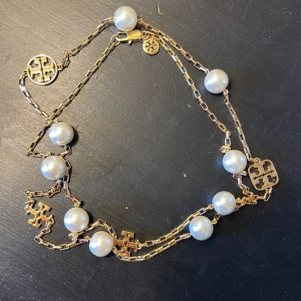 Tory Burch “KIRA PEARL LONG NECKLACE”